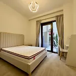 Luxury Apartment With Private Beach Access In Creek Beach